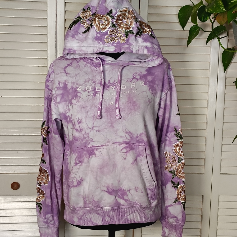 Zoo York Purple Tie-Dye Hoodie with Floral Embroidery Size S– Good